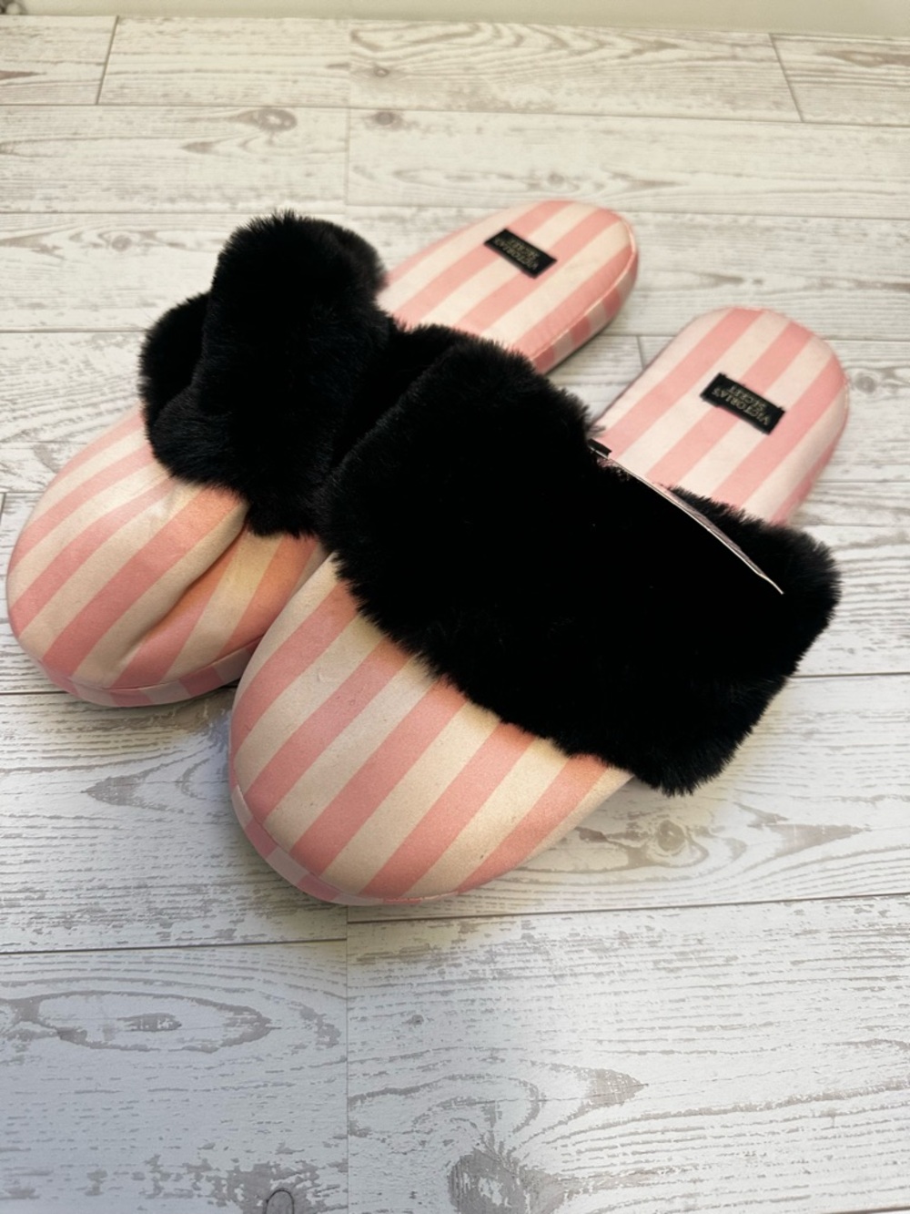 NWT Victoria's Secret Pink & Cream Striped Faux Fur Slide Slippers